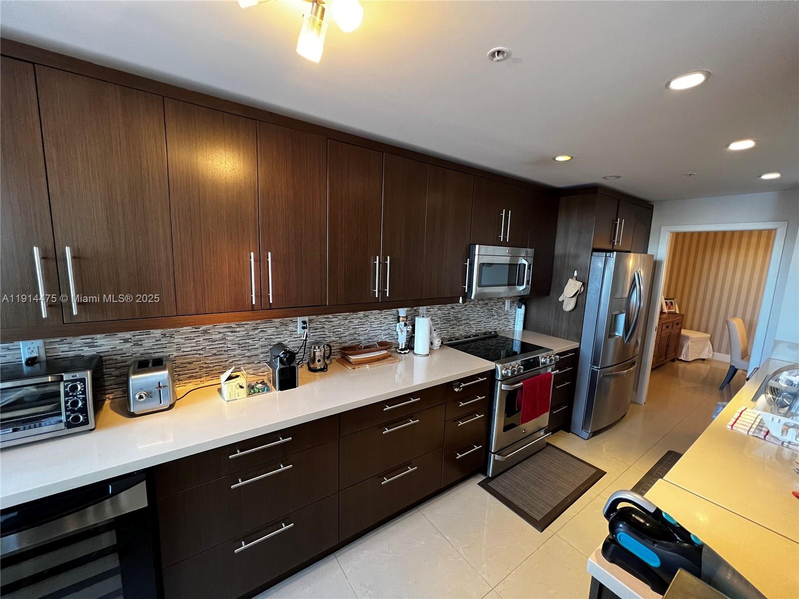 TURNBERRY ISLE CONDO - Residential Lease