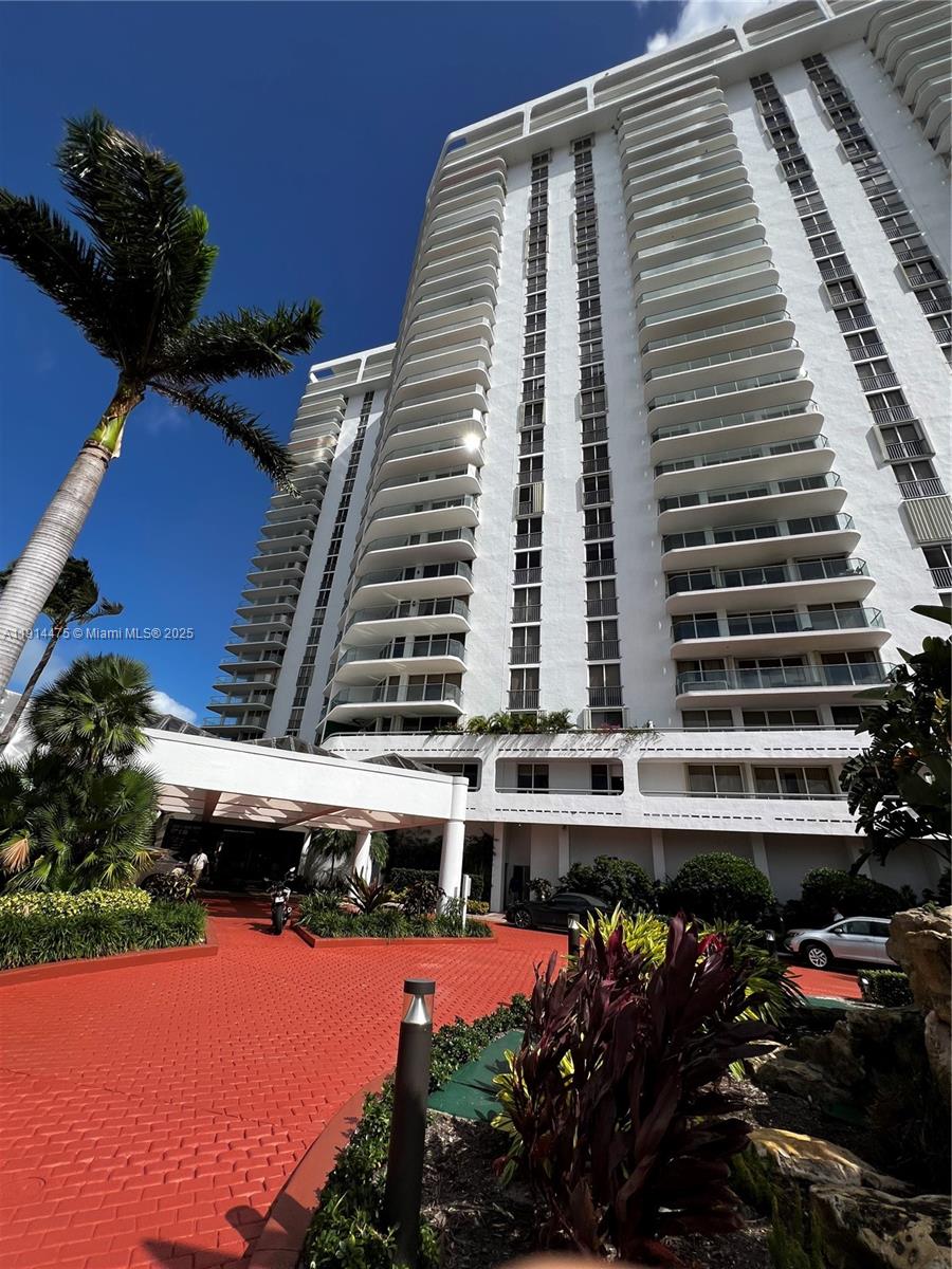 TURNBERRY ISLE CONDO - Residential Lease