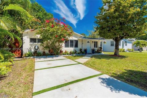 222 SW 7th St Dania Beach FL 33004