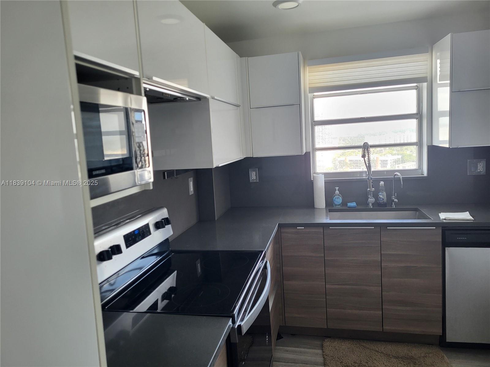 GOLDEN SURF TOWERS CONDO - Residential Lease