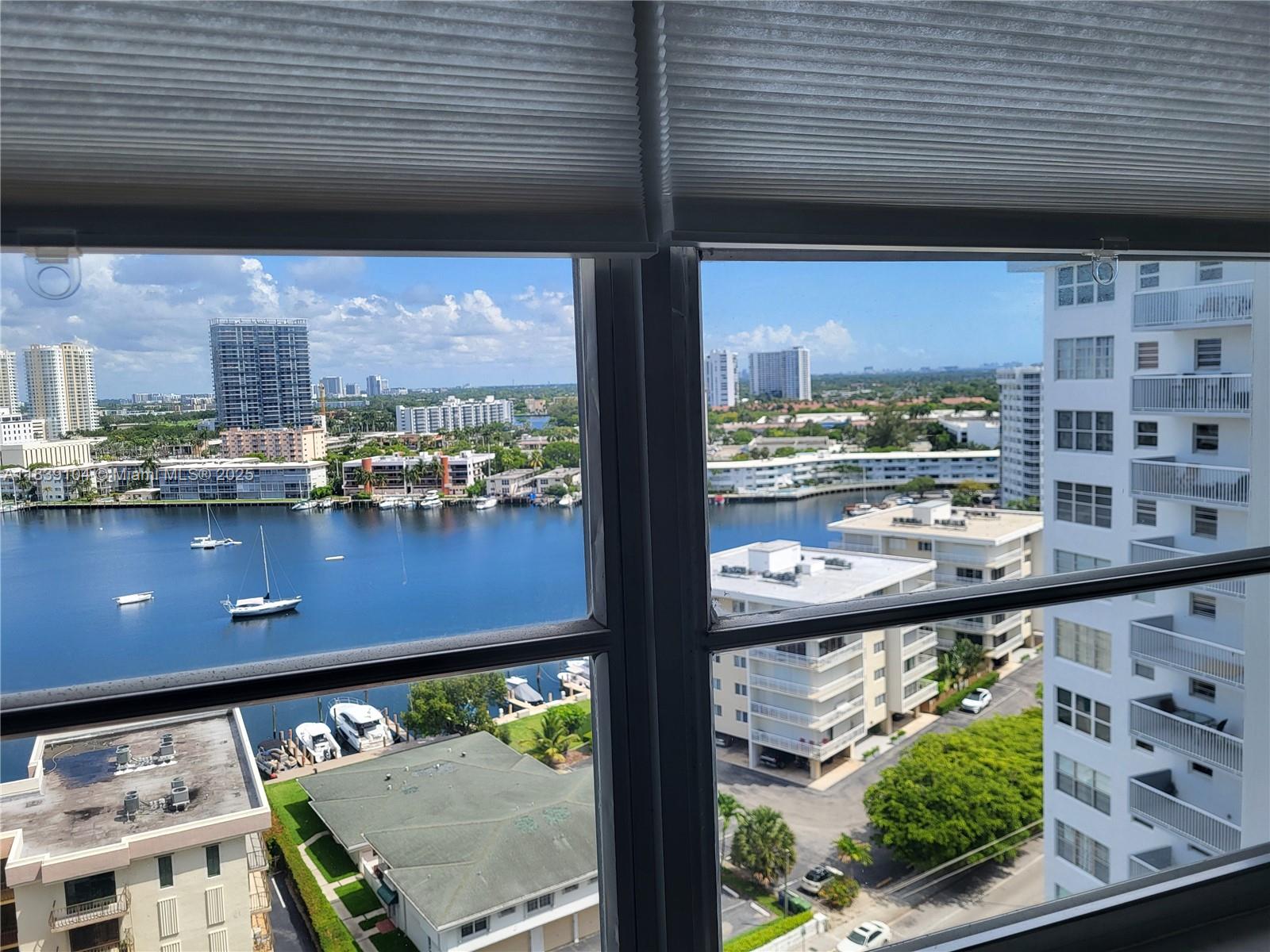 137 Golden Isles Dr 1510