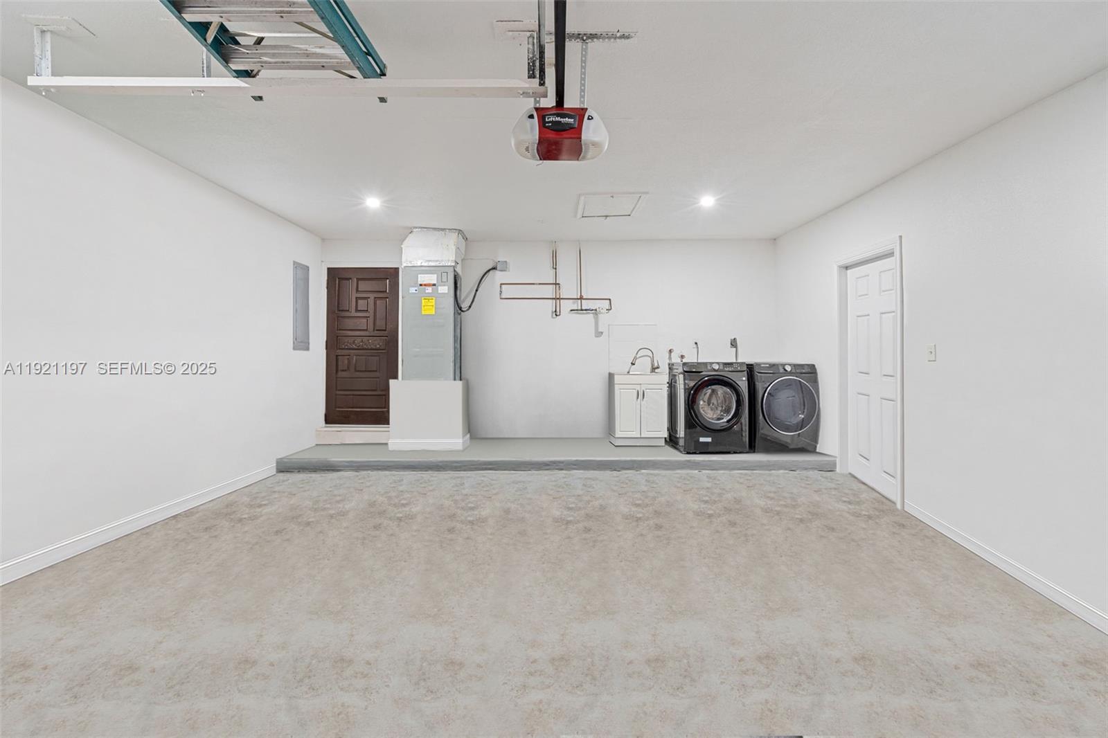 KENDALE LAKES NORTH SEC 4 - Residential