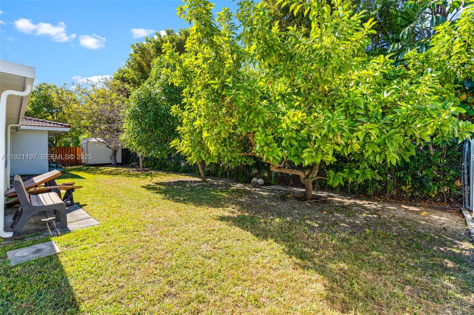 KENDALE LAKES NORTH SEC 4 - Residential