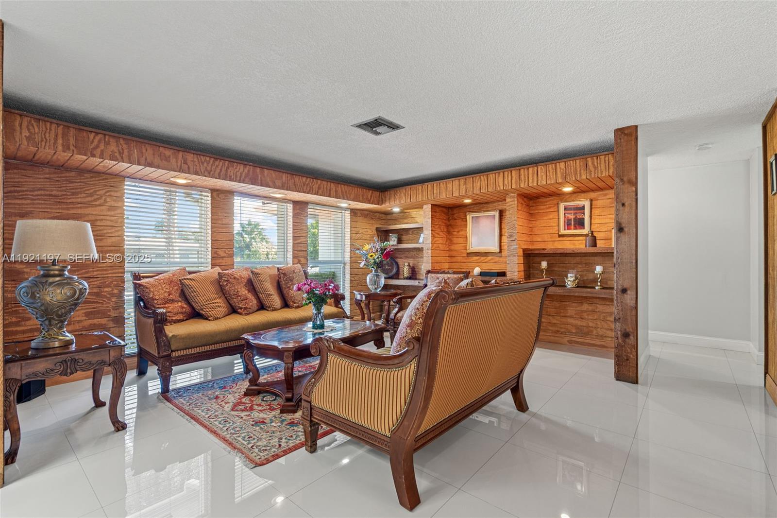 KENDALE LAKES NORTH SEC 4 - Residential