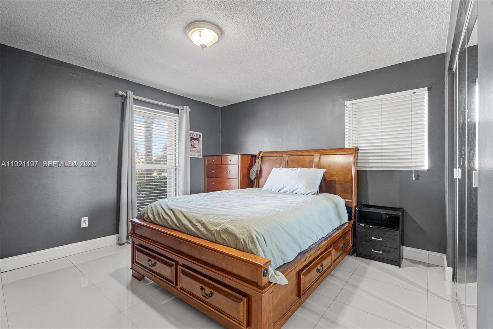 KENDALE LAKES NORTH SEC 4 - Residential