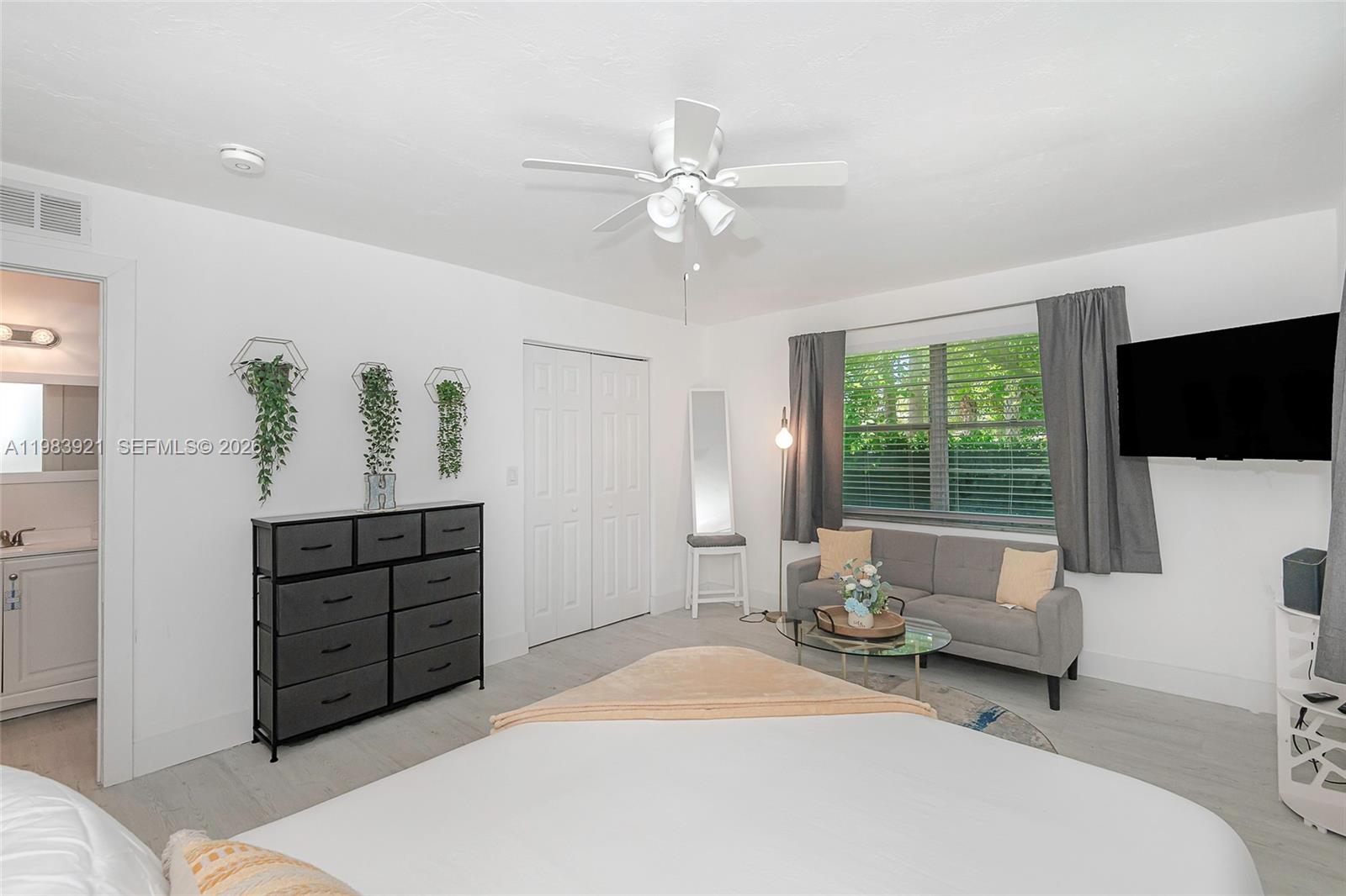 HOLLYWOOD BEACH GARDENS - Residential Income