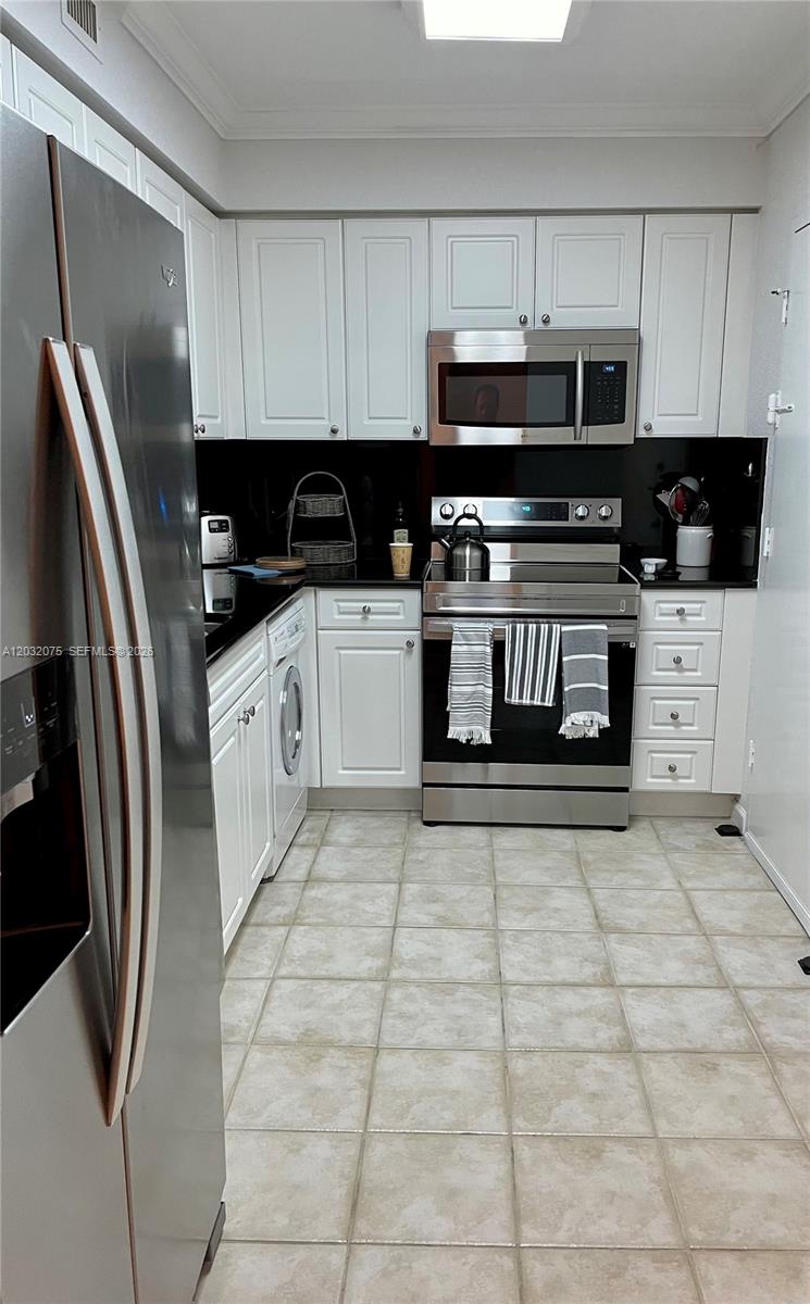 2501 S Ocean Dr 1002 (AVAILABLE AUG)