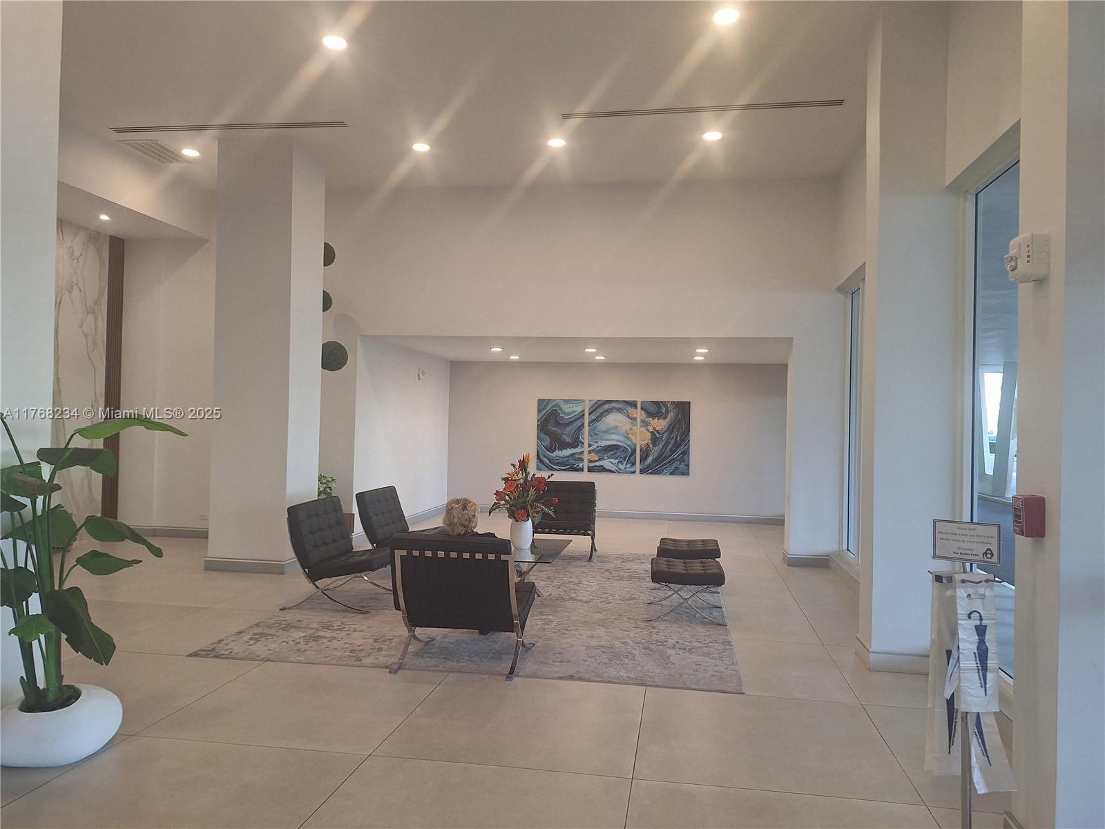 WINSTON TOWER 300 CONDO - Residential