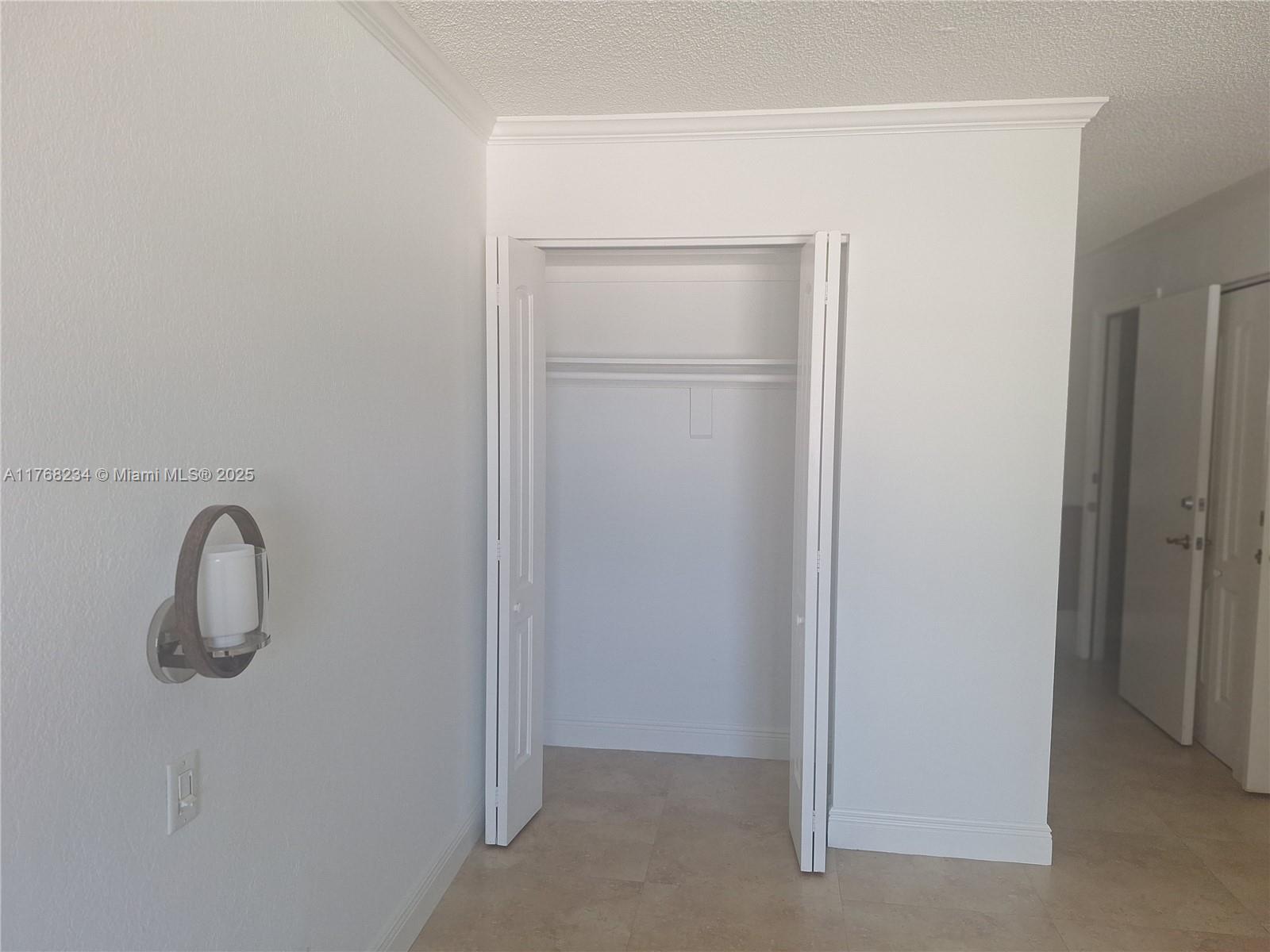 WINSTON TOWER 300 CONDO - Residential