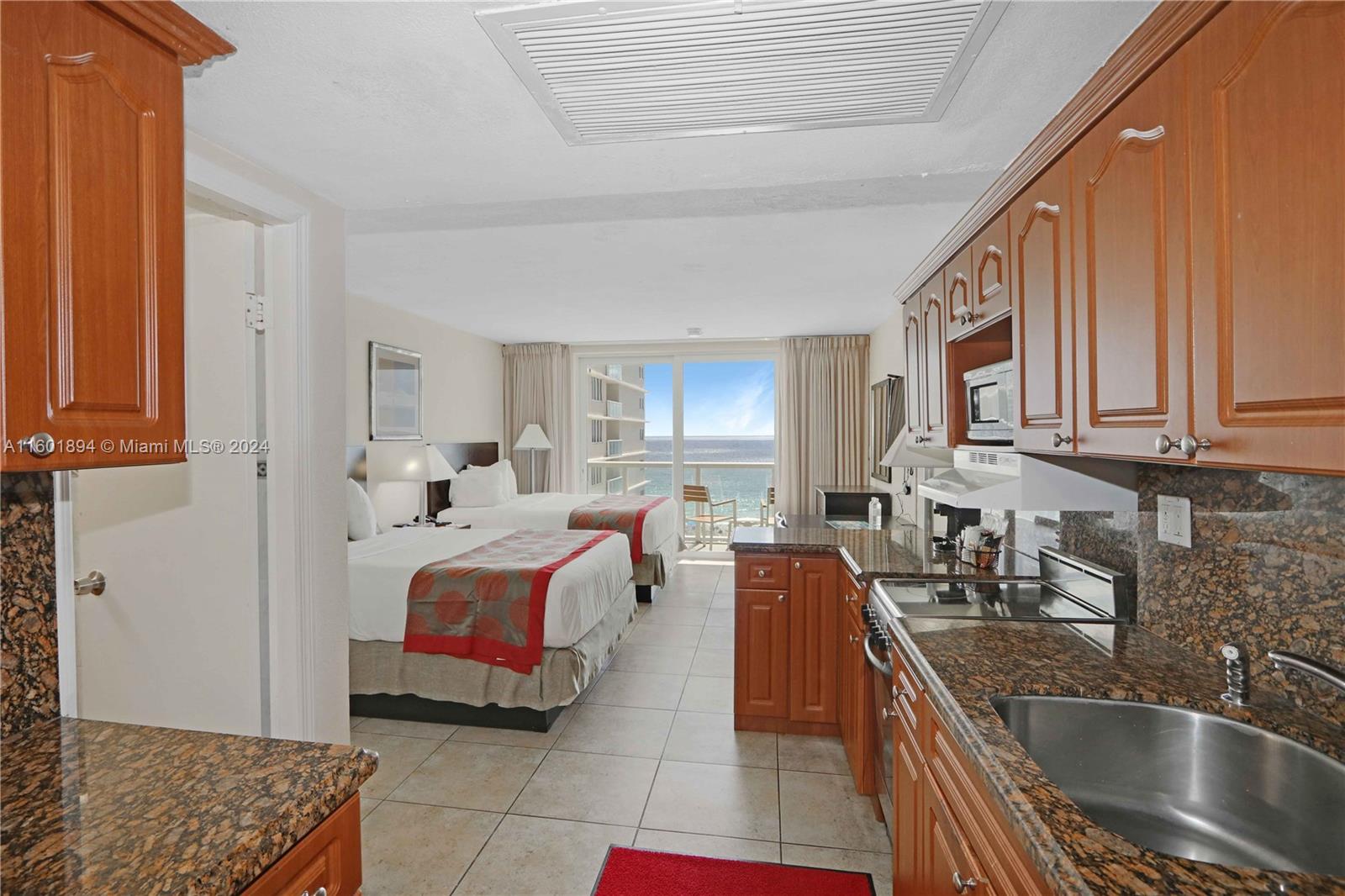 THE AVENTURA BEACH CLUB C - Residential