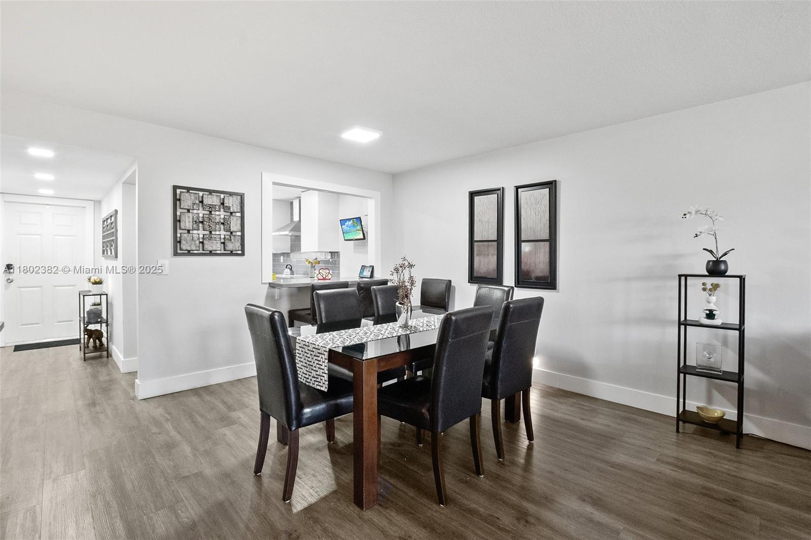 View photos, virtual tours, details... 10451 Sunrise Lakes Blvd 203