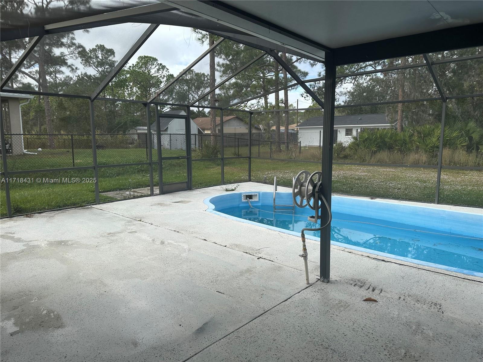 SEBRING COUNTY ESTATES - Residential