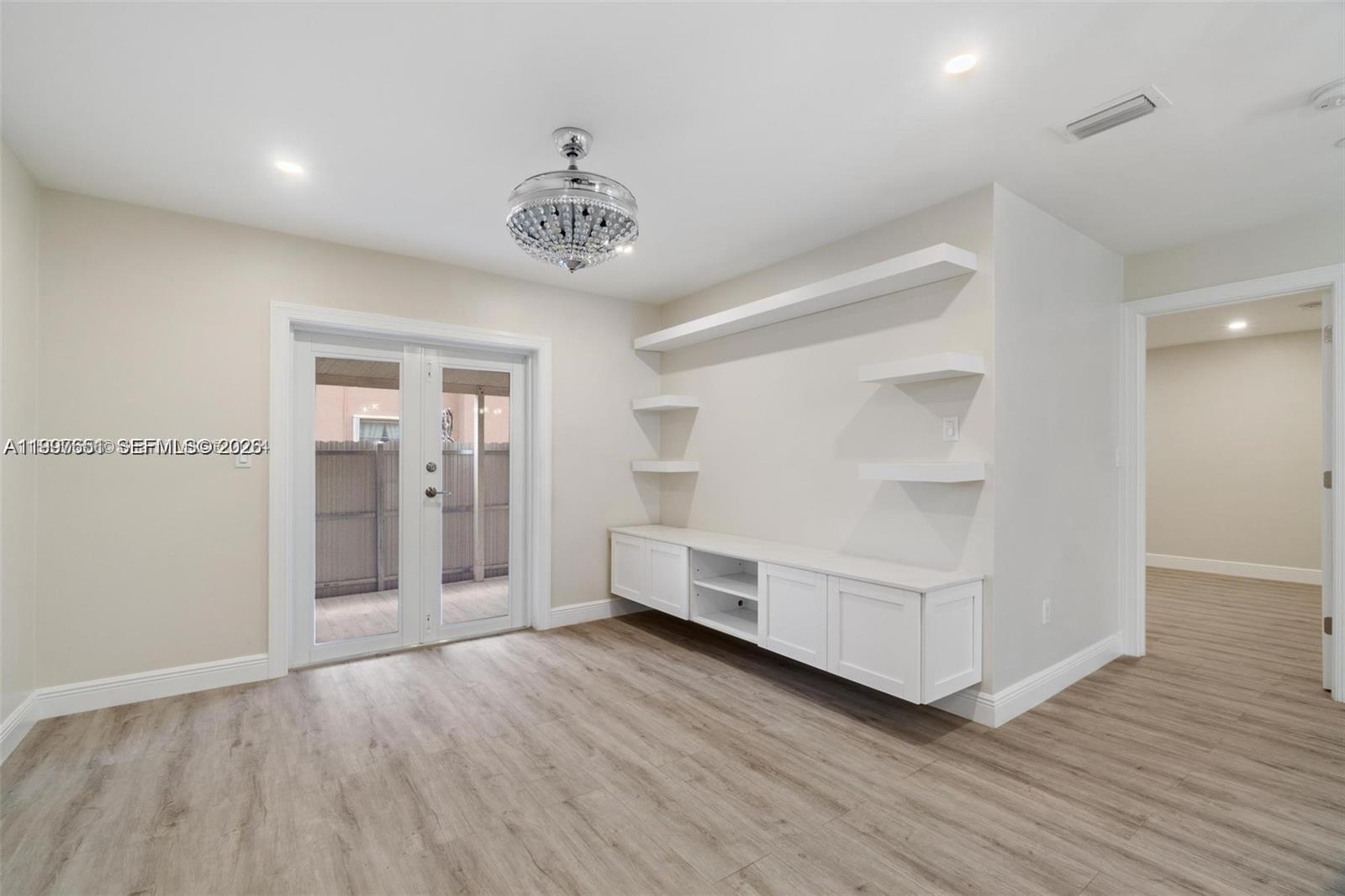 PRIVATE VILLAGE NO 1 COND - Residential Lease