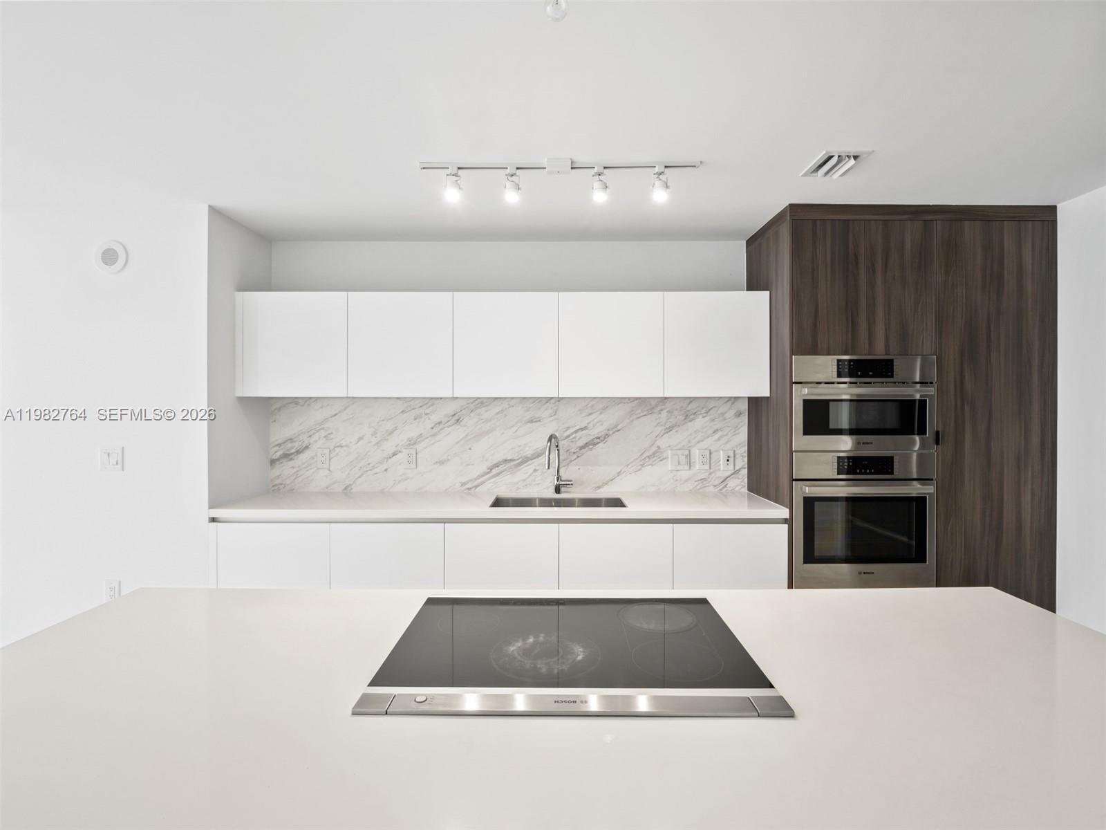 PARAMOUNT MIAMI WORLDCENT - Residential