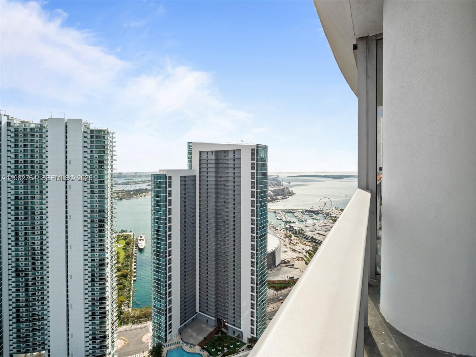 PARAMOUNT MIAMI WORLDCENT - Residential