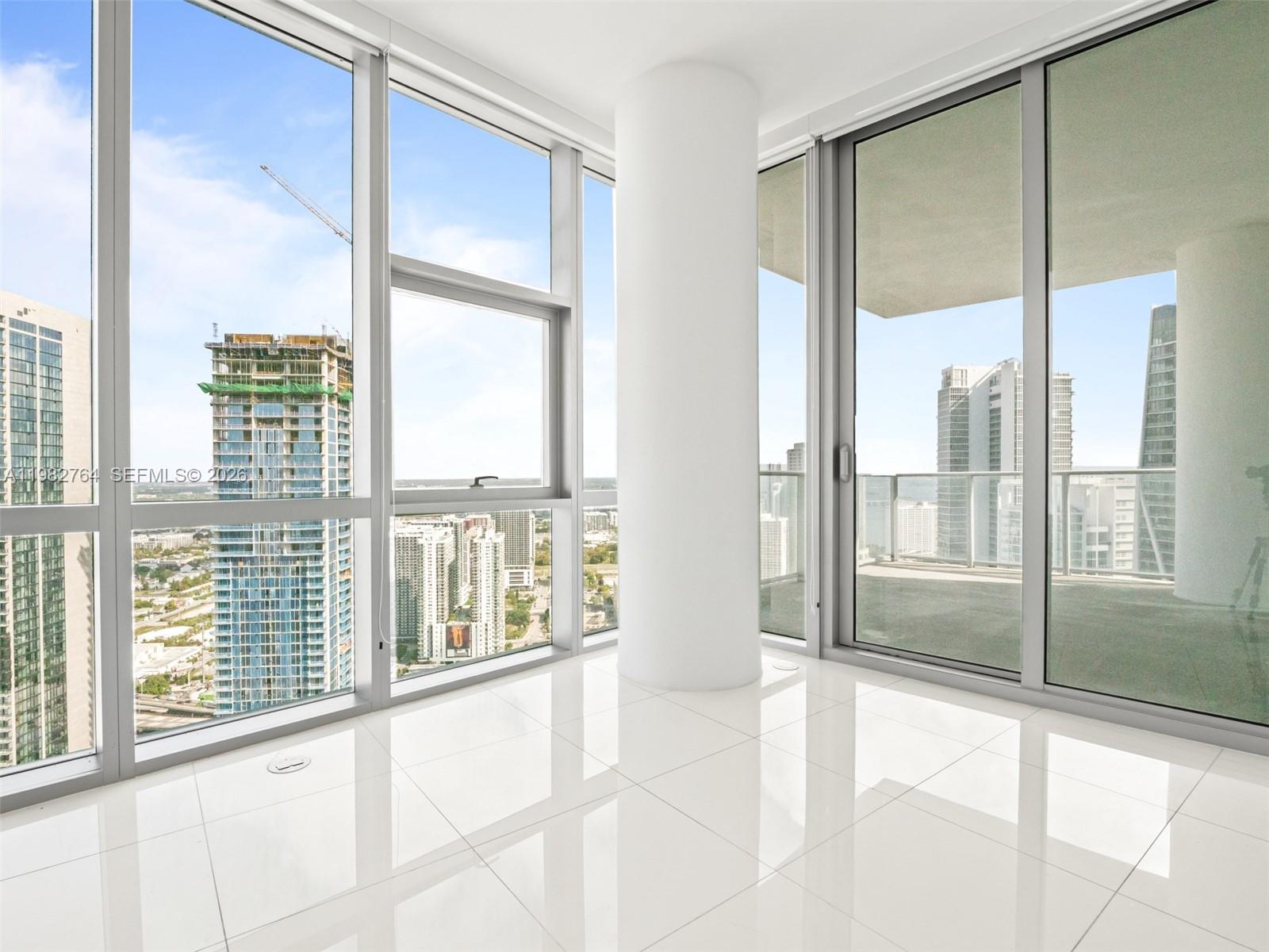 PARAMOUNT MIAMI WORLDCENT - Residential