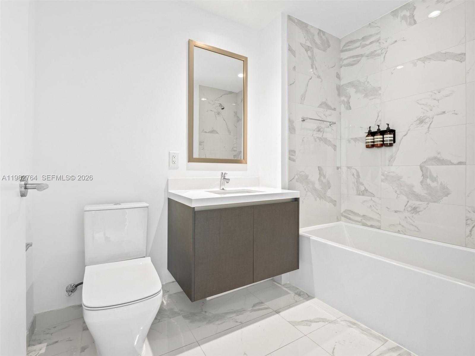 PARAMOUNT MIAMI WORLDCENT - Residential