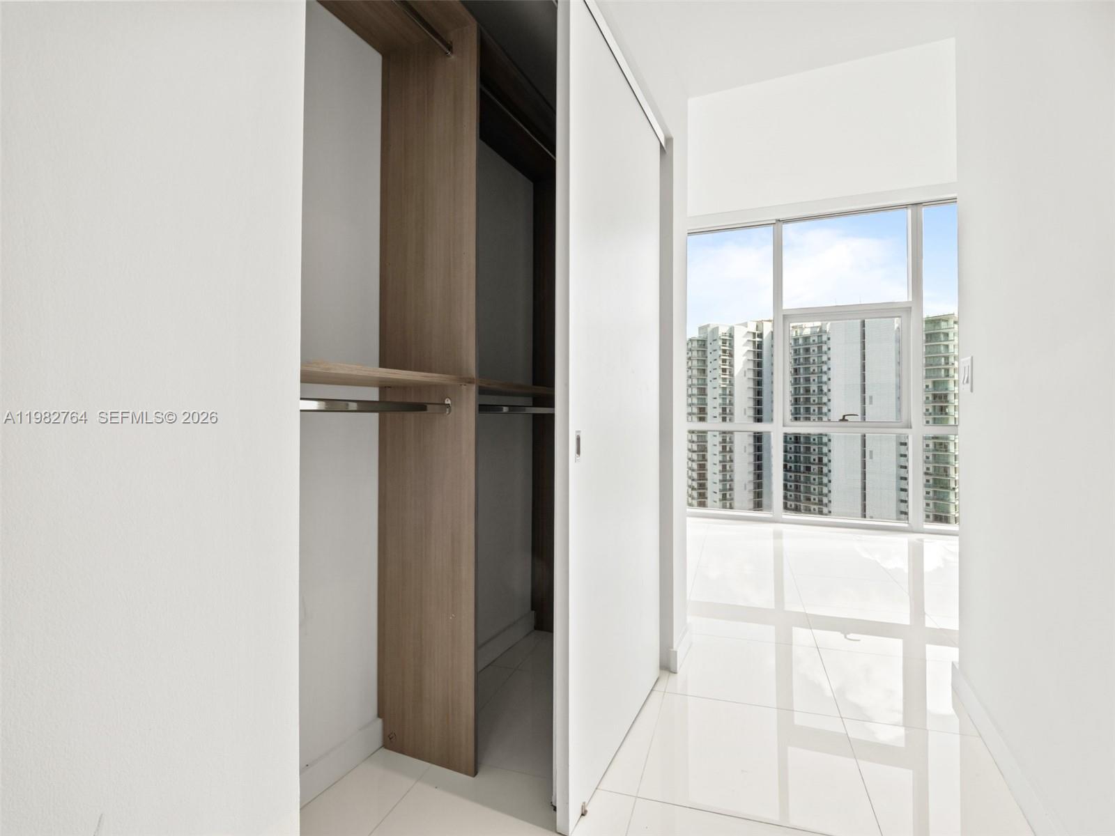 PARAMOUNT MIAMI WORLDCENT - Residential
