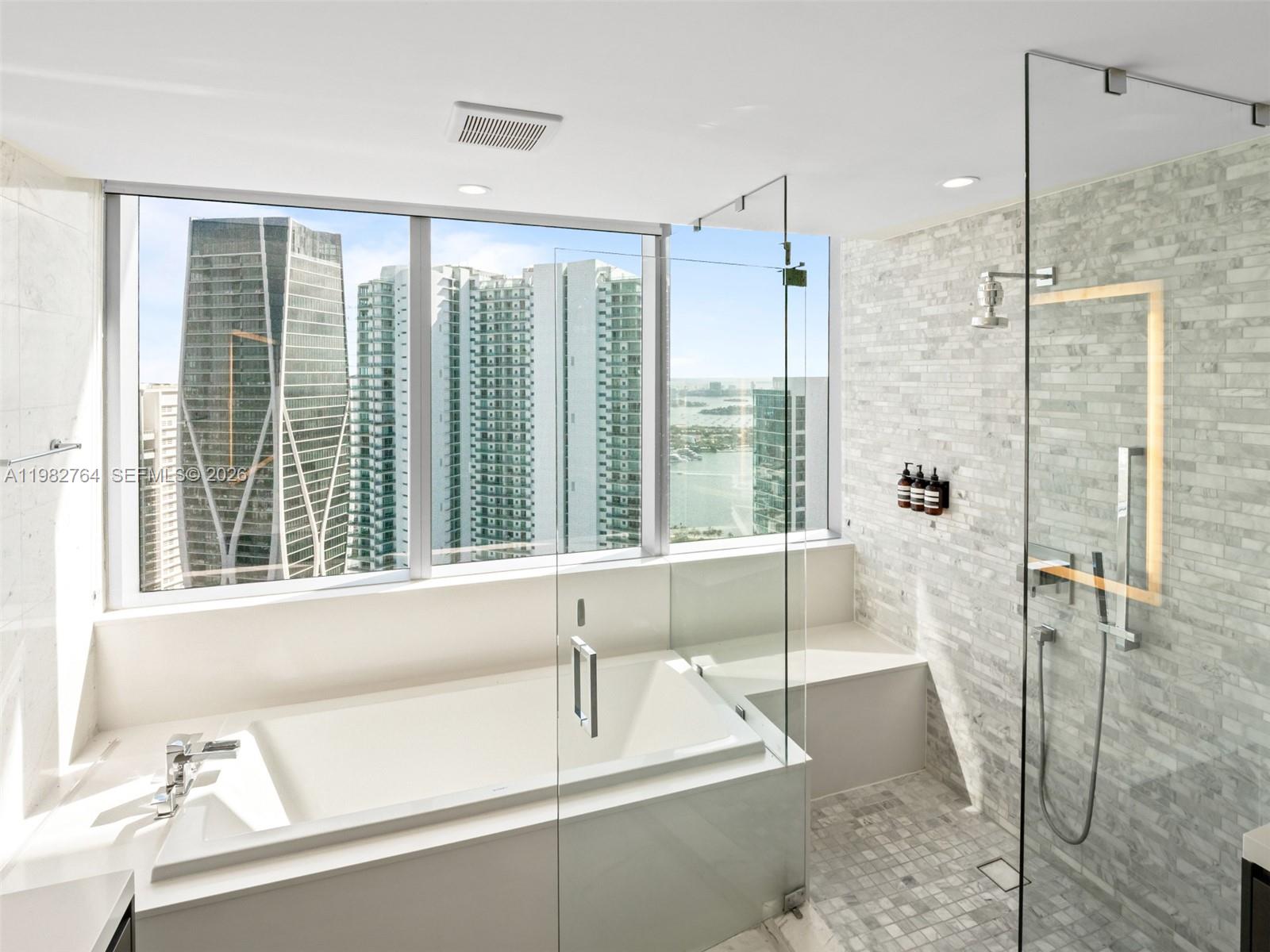 PARAMOUNT MIAMI WORLDCENT - Residential