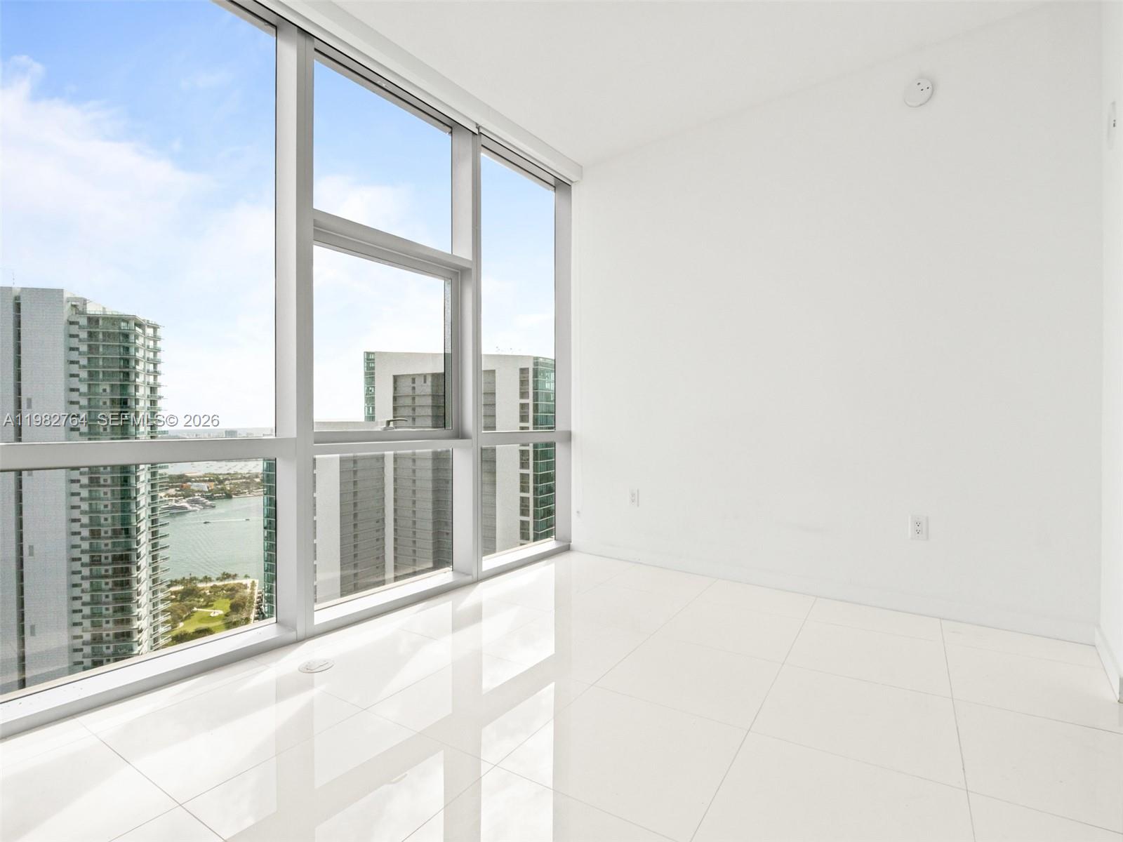 PARAMOUNT MIAMI WORLDCENT - Residential