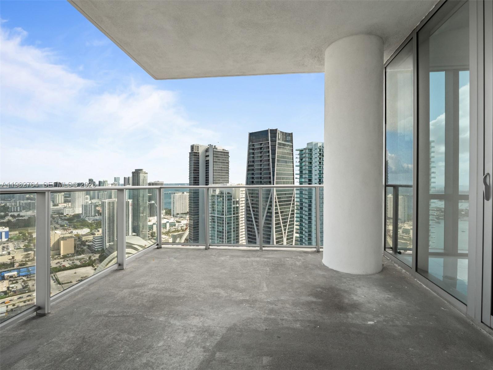 PARAMOUNT MIAMI WORLDCENT - Residential