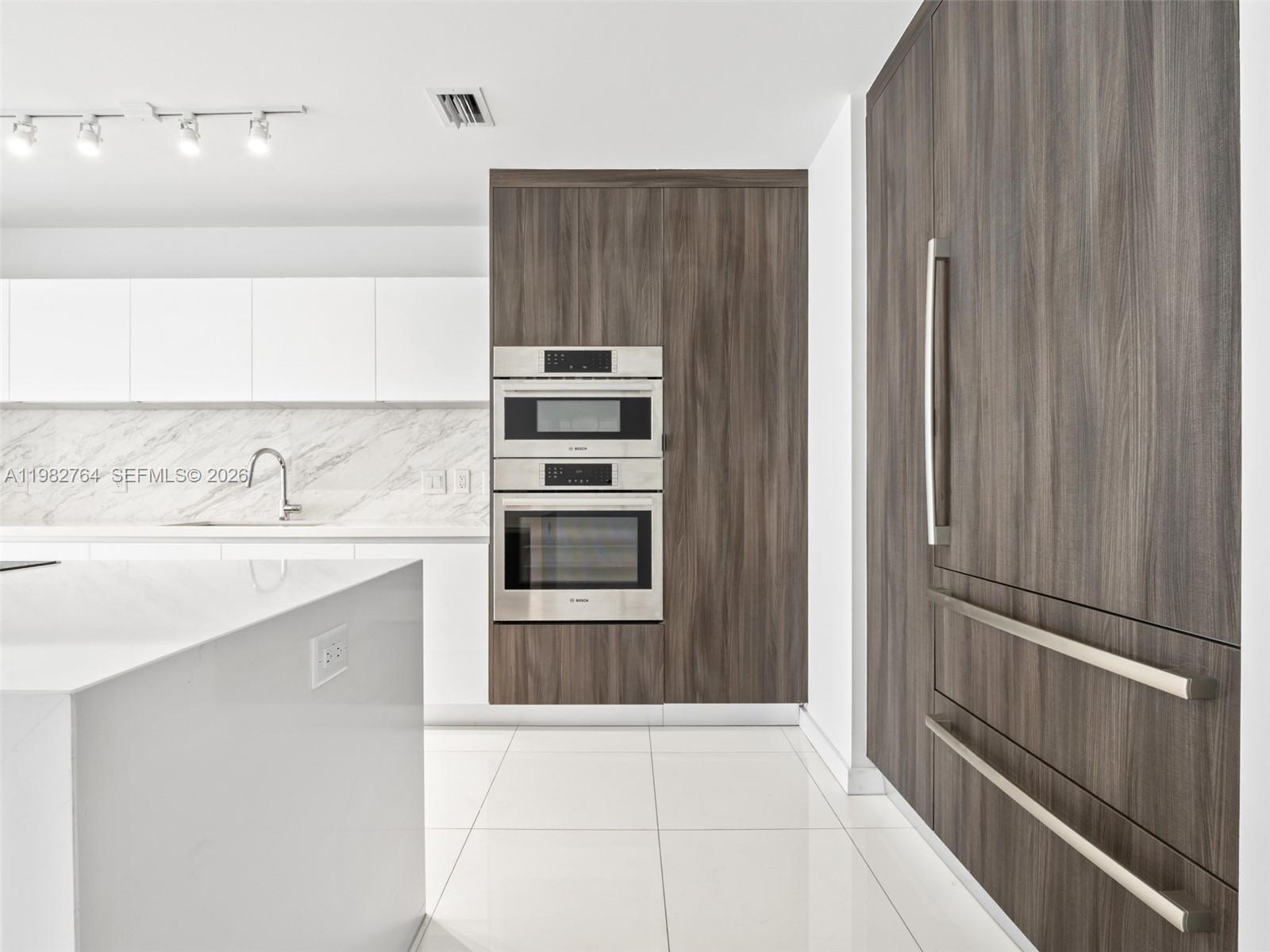 PARAMOUNT MIAMI WORLDCENT - Residential