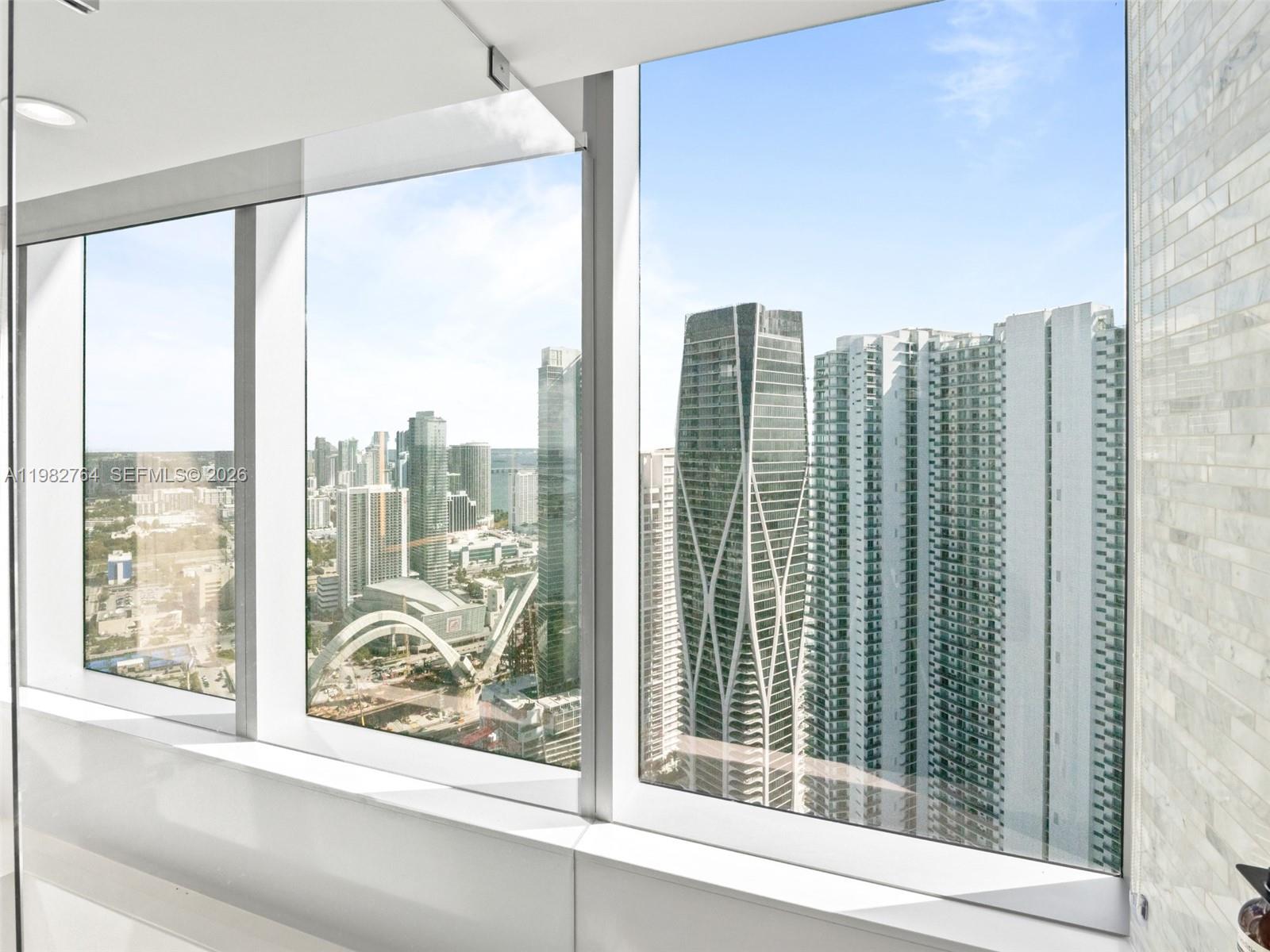 PARAMOUNT MIAMI WORLDCENT - Residential