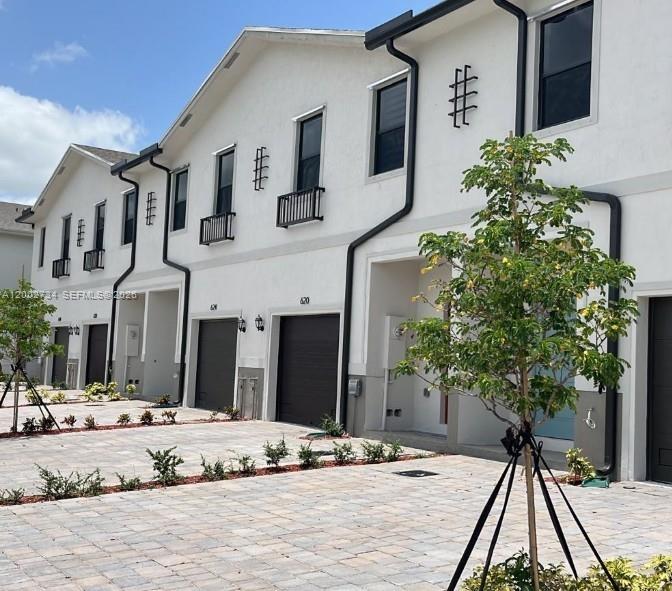 REGAL PALM SUBDIVISION - Residential Lease