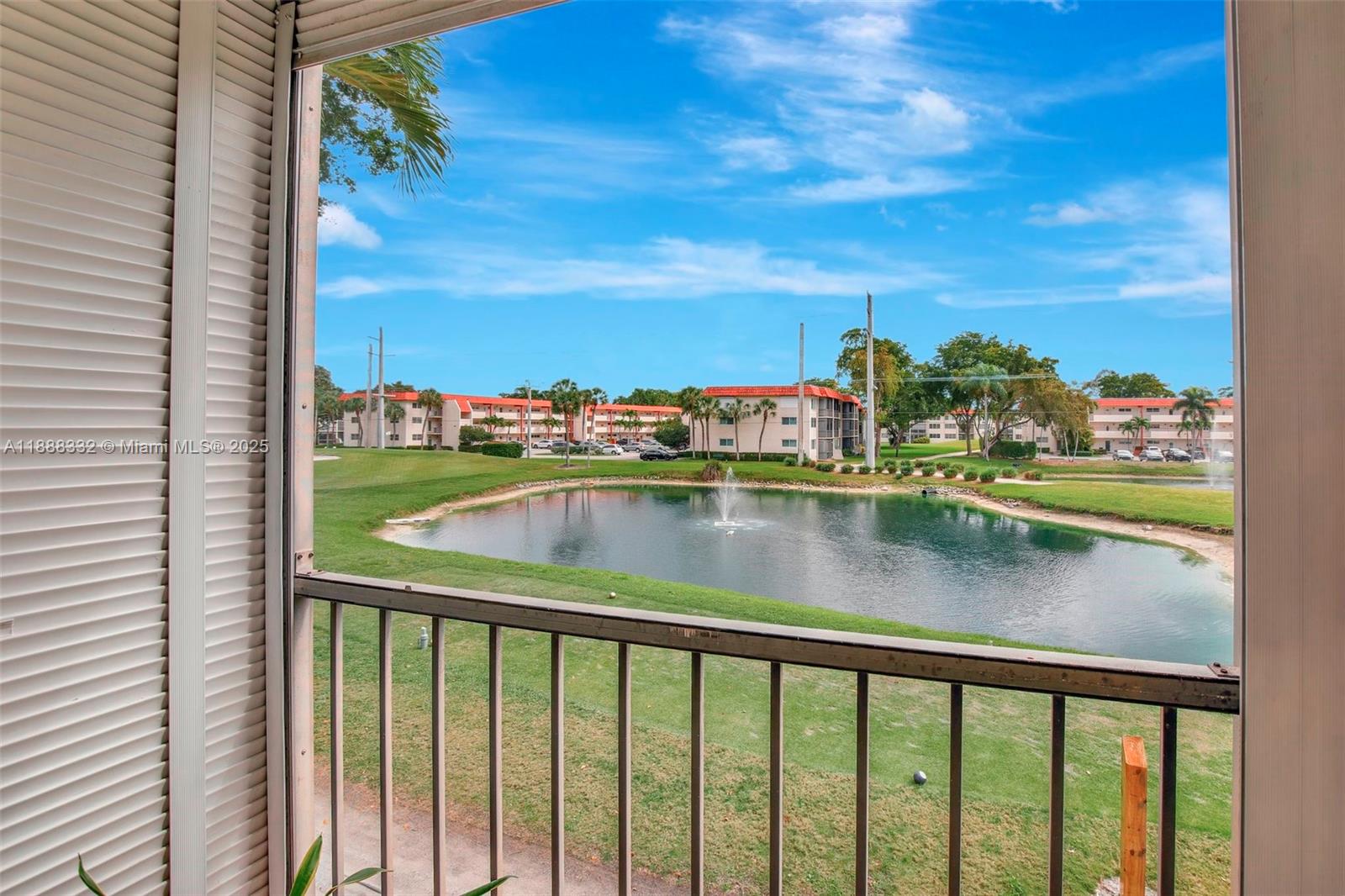 HOLLYBROOK GOLF AND - Residential Lease