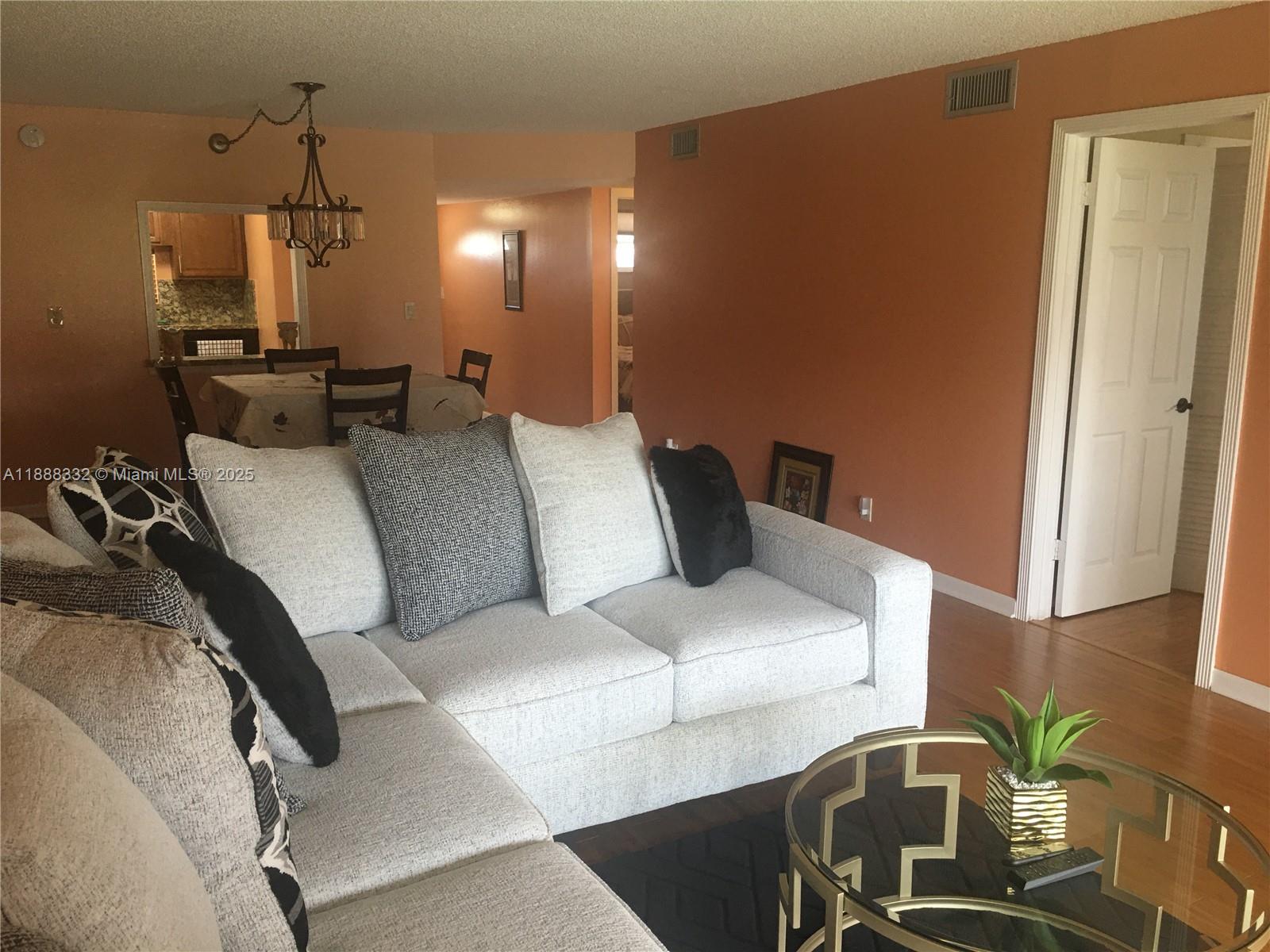 HOLLYBROOK GOLF AND - Residential Lease