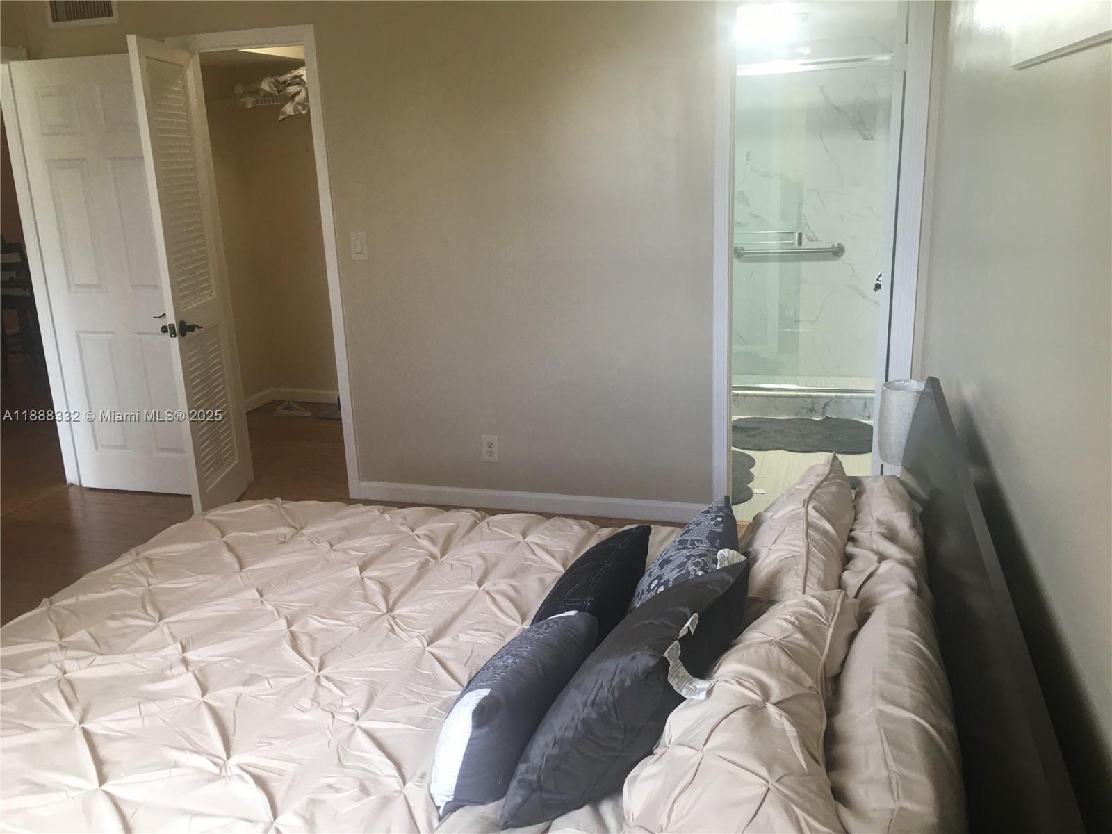 HOLLYBROOK GOLF AND - Residential Lease