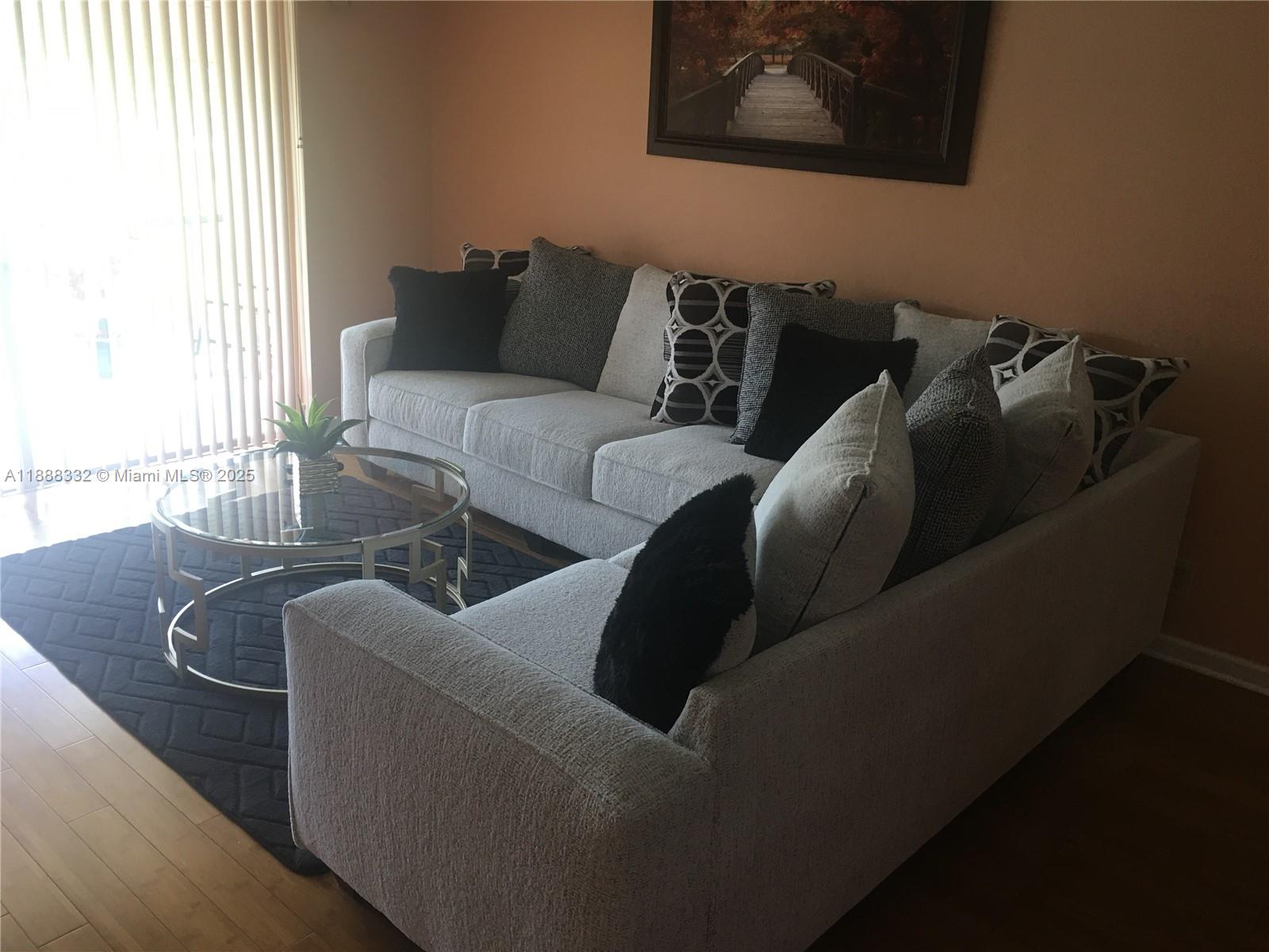 HOLLYBROOK GOLF AND - Residential Lease