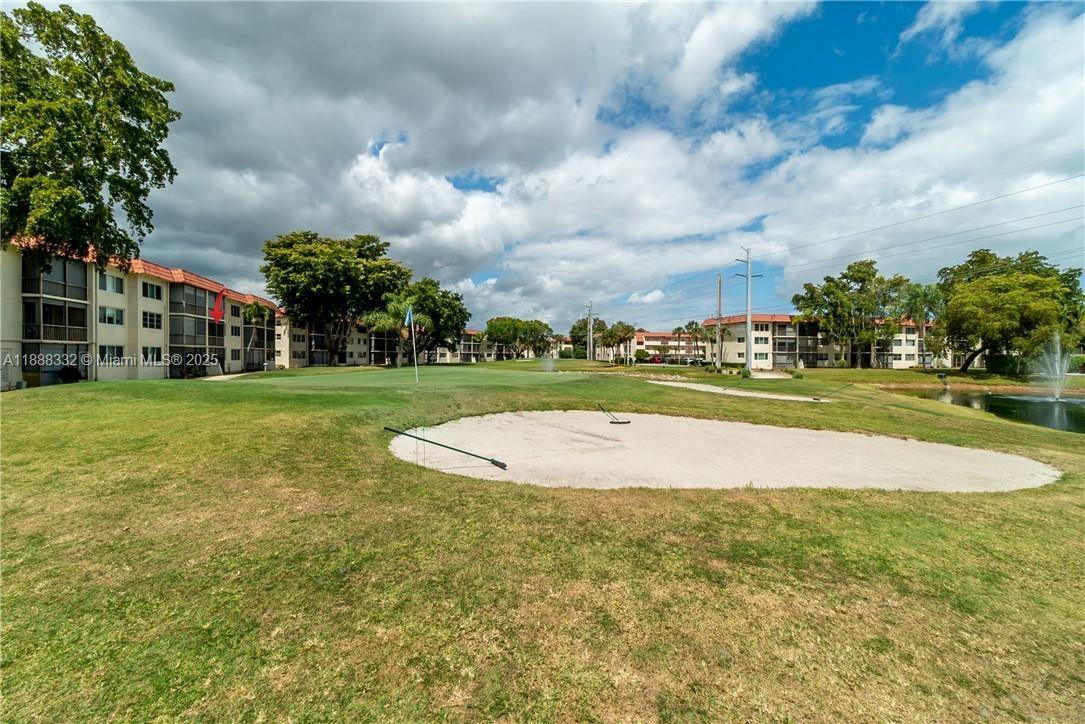 HOLLYBROOK GOLF AND - Residential Lease