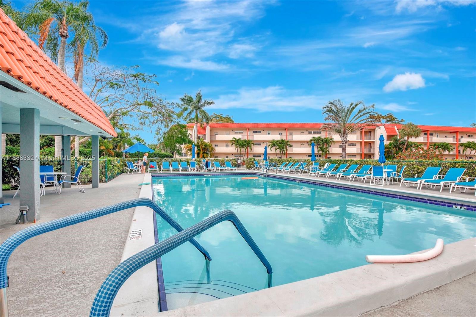 HOLLYBROOK GOLF AND - Residential Lease