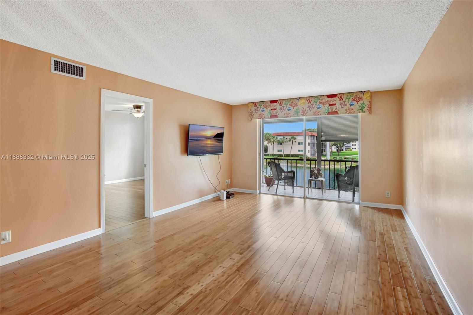 HOLLYBROOK GOLF AND - Residential Lease