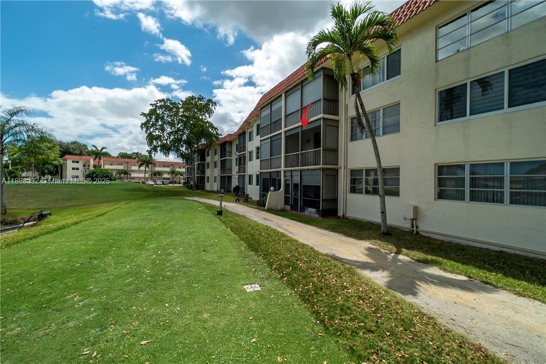 HOLLYBROOK GOLF AND - Residential Lease