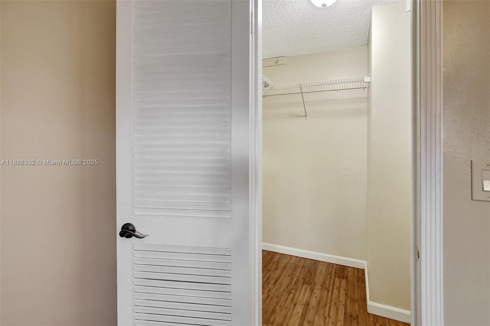 HOLLYBROOK GOLF AND - Residential Lease