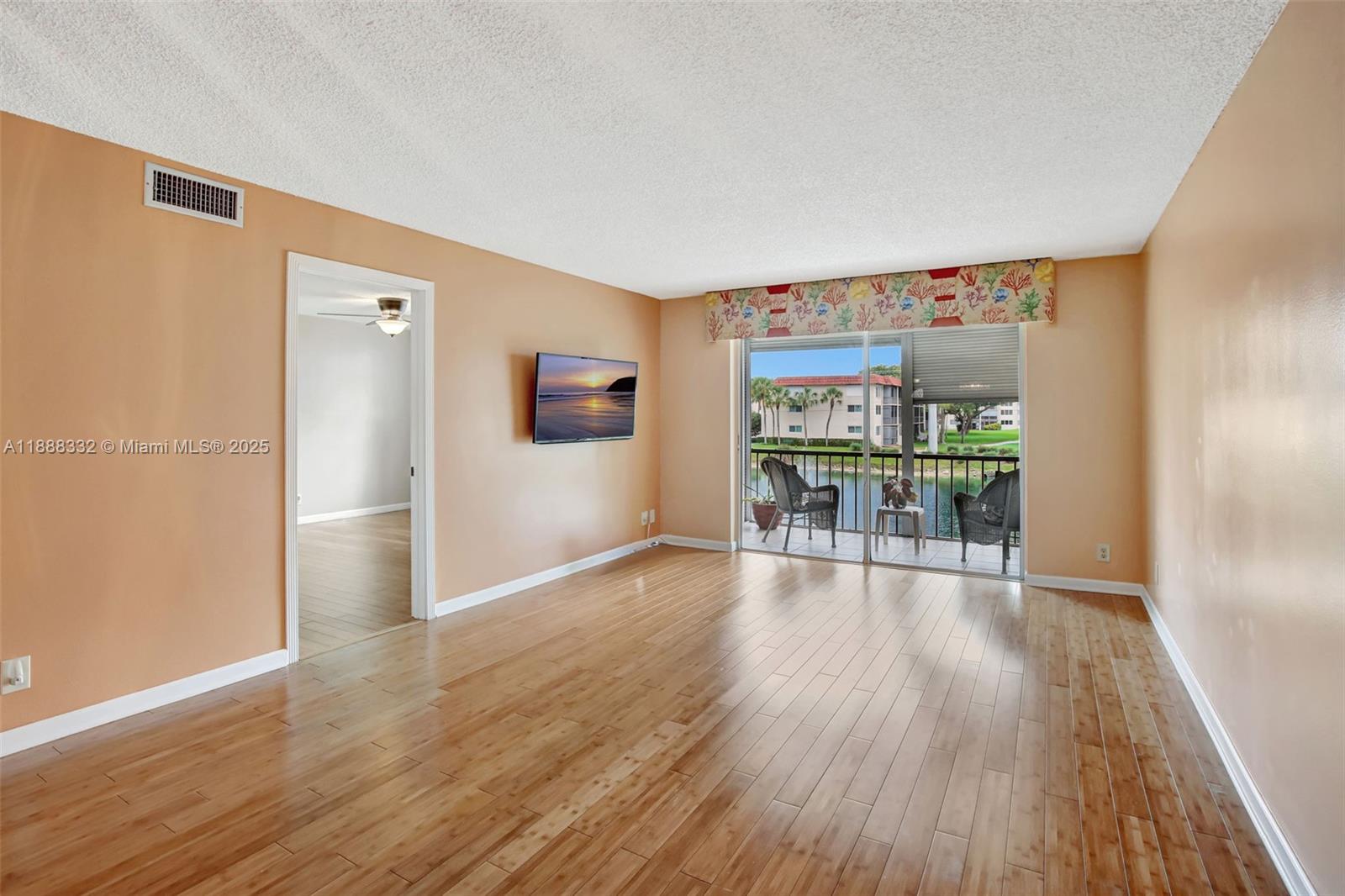 HOLLYBROOK GOLF AND - Residential Lease