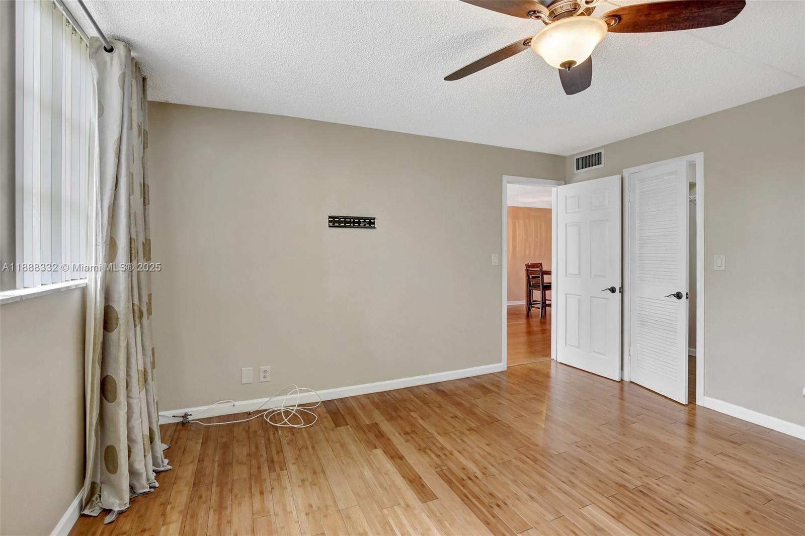 HOLLYBROOK GOLF AND - Residential Lease