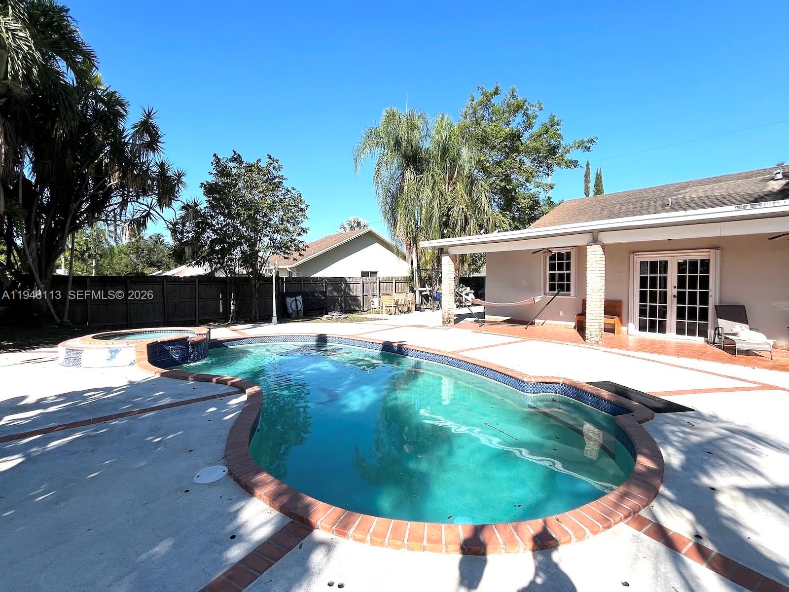 REDLANDS MANSIONS - Residential