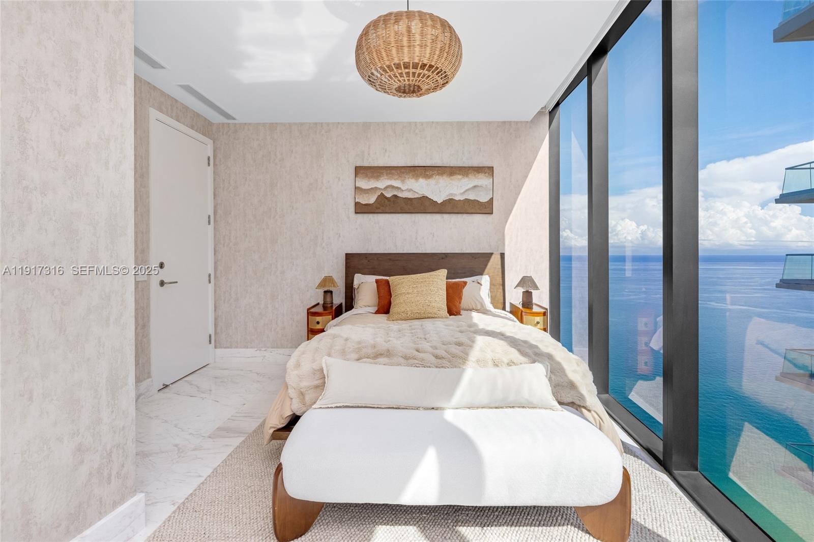 18555 COLLINS AVENUE COND - Residential