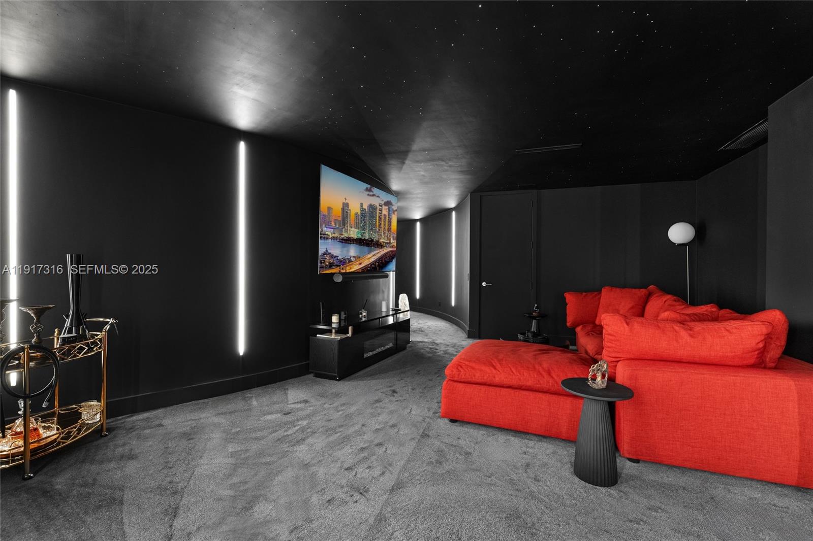 18555 COLLINS AVENUE COND - Residential