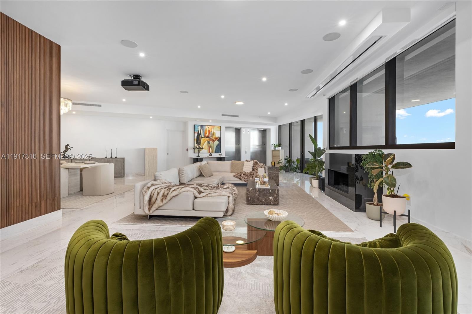 18555 COLLINS AVENUE COND - Residential