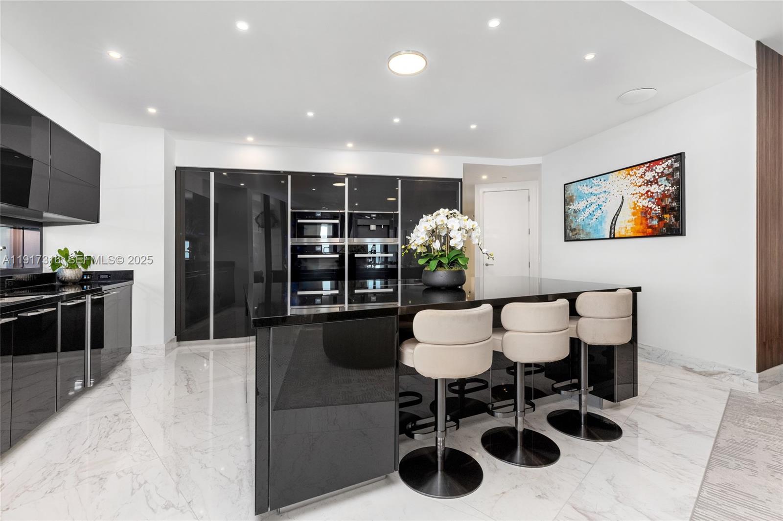 18555 COLLINS AVENUE COND - Residential