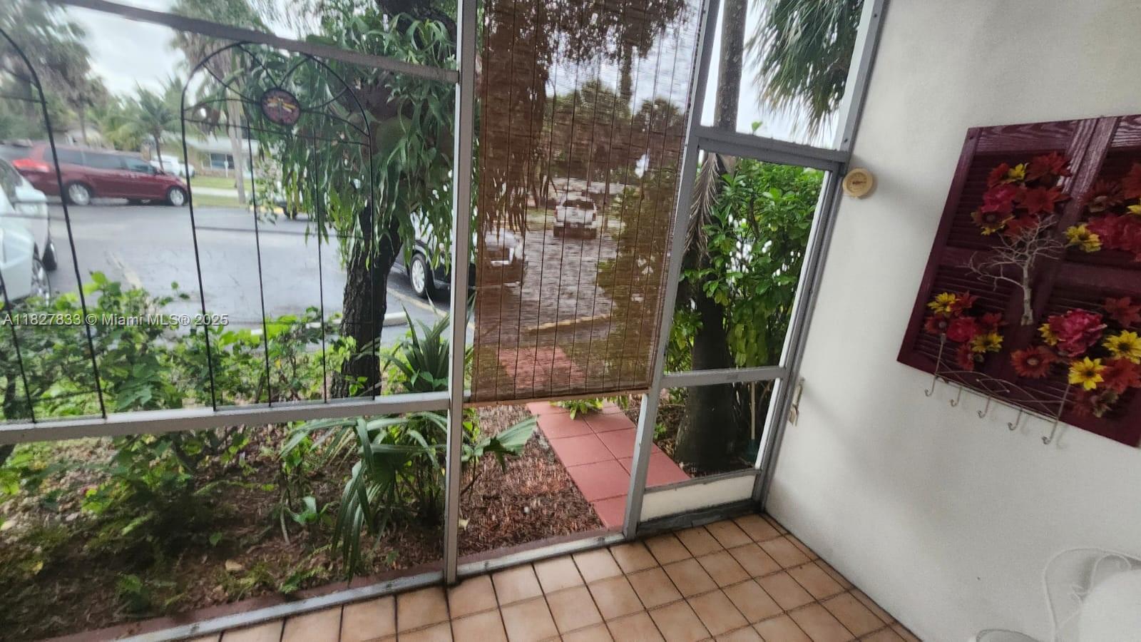 CASTLE APARTMENTS 17 COND - Residential