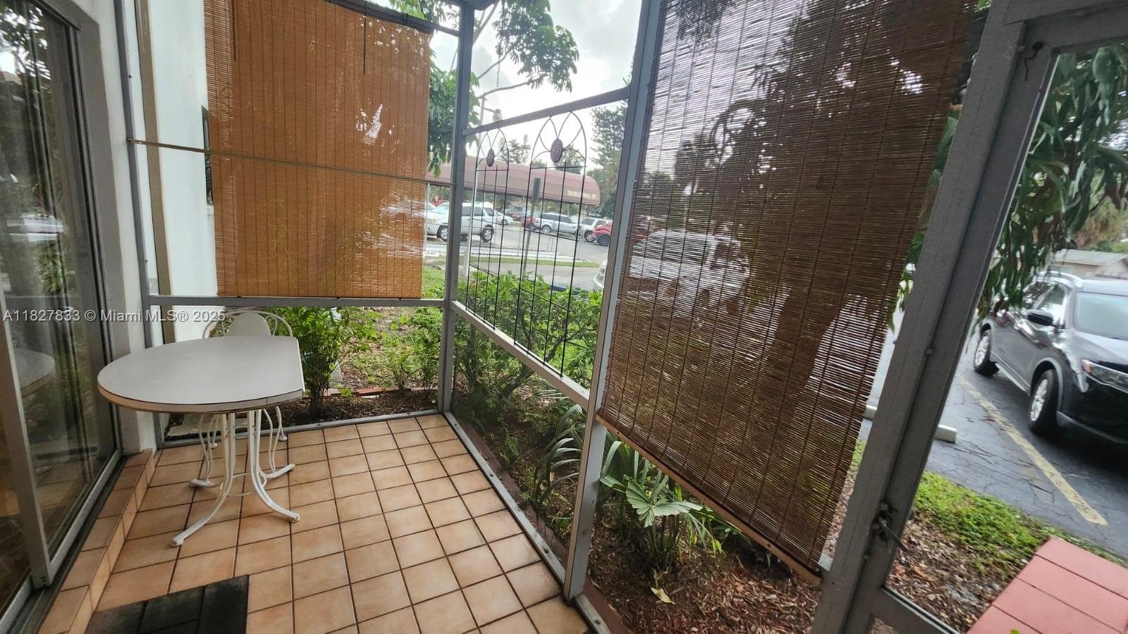 CASTLE APARTMENTS 17 COND - Residential