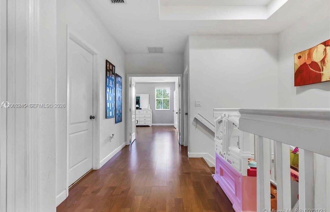 GRAND LAKES PHASE I - Residential Lease