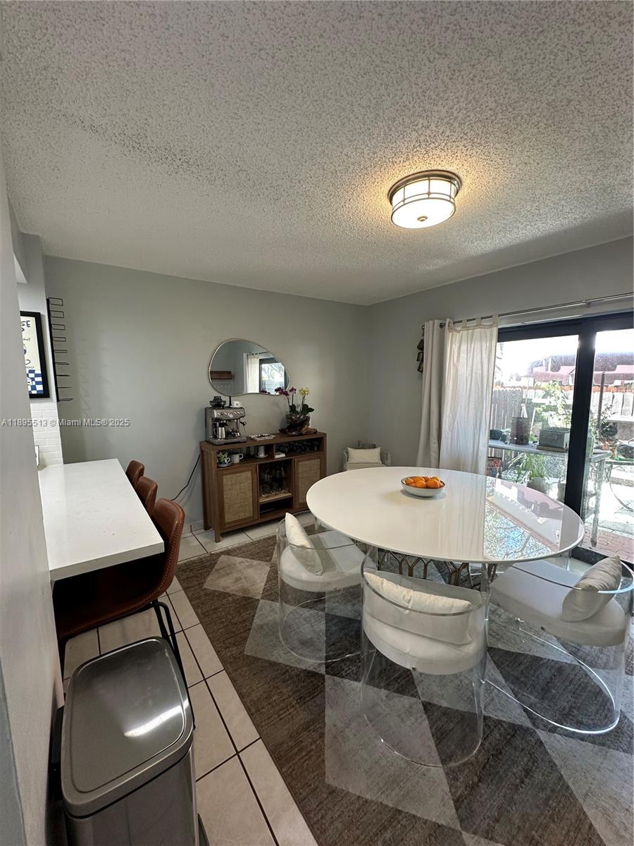 DADELAND COVE SEC 2 - Residential Lease