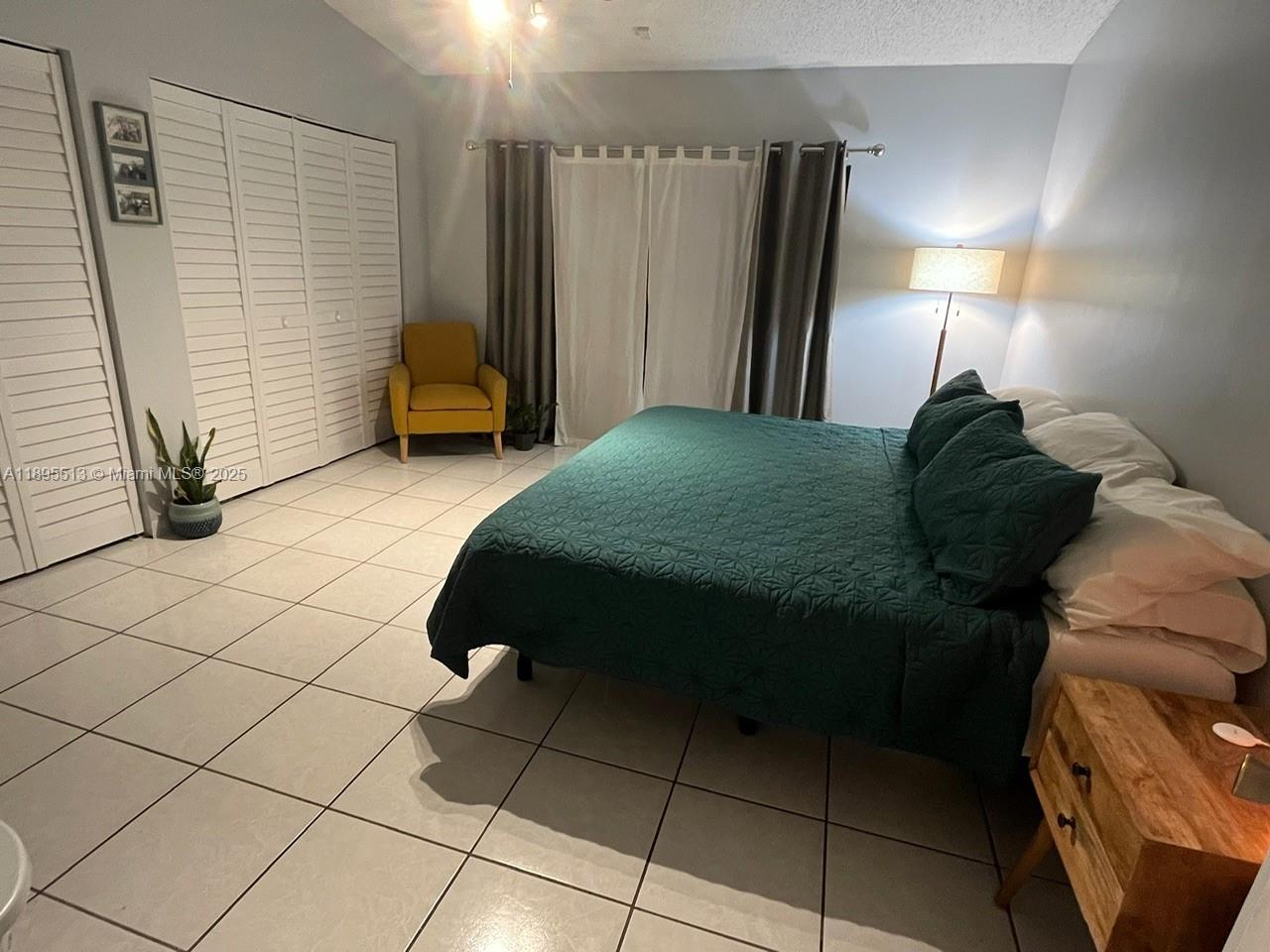 DADELAND COVE SEC 2 - Residential Lease