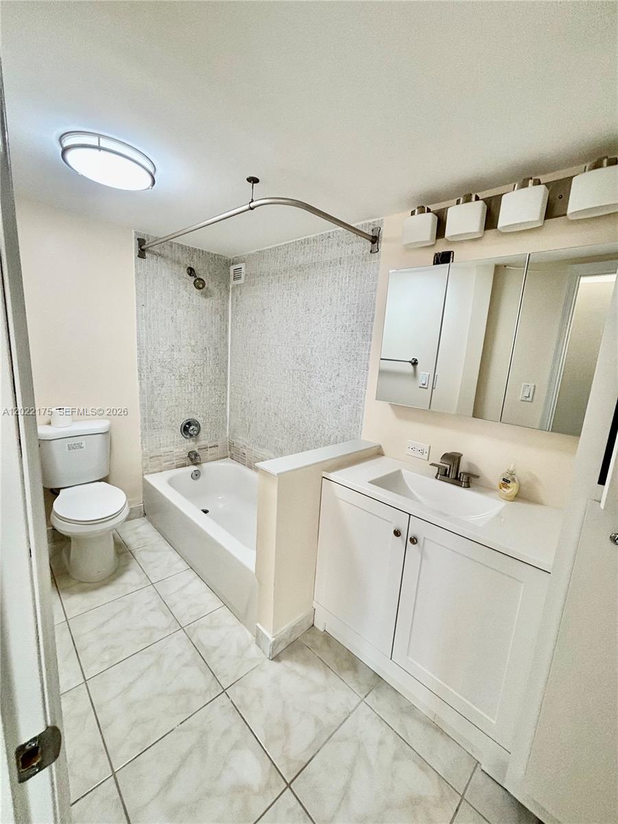 PLAZA OF AMERICAS CONDO P - Residential